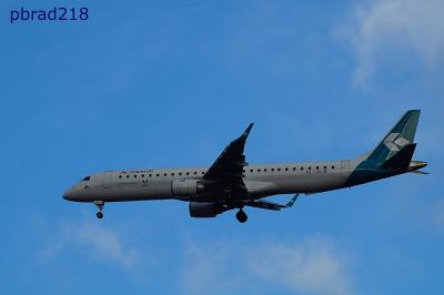 Image of aircraft registration I-ADJW - A ERJ-195-LR (ERJ-190-200 LR) operated by Air Dolomiti