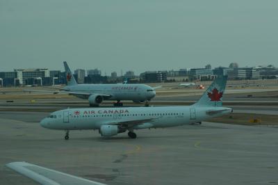 Photo of aircraft C-FDSU operated by Air Canada