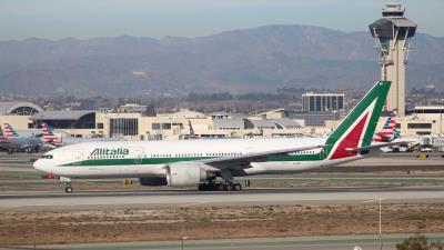 Photo of aircraft EI-ISE operated by Alitalia