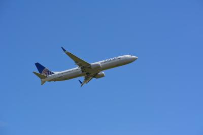 Photo of aircraft N68452 operated by United Airlines