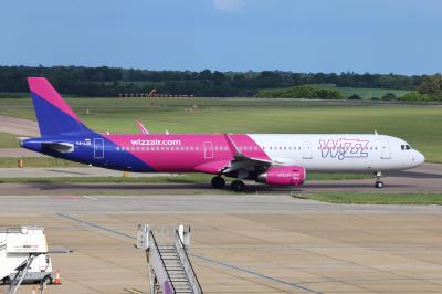 Photo of aircraft HA-LXB operated by Wizz Air