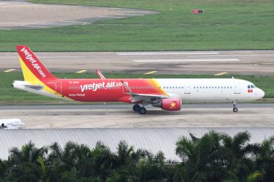 Photo of aircraft VN-A698 operated by VietJetAir