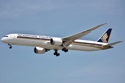 Photo of aircraft 9V-SCD operated by Singapore Airlines