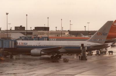 Photo of aircraft N648US operated by US Air