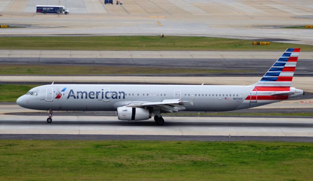 Photo of aircraft N971UY operated by American Airlines