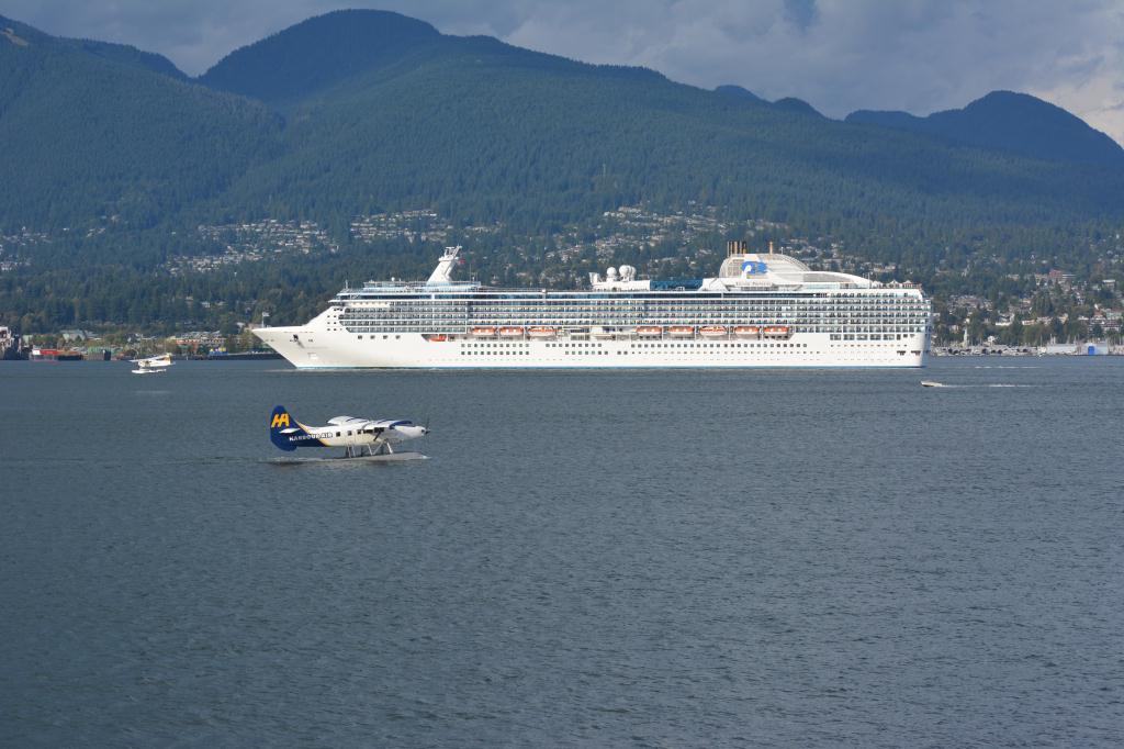 Photo of aircraft C-FHAJ operated by Harbour Air Seaplanes