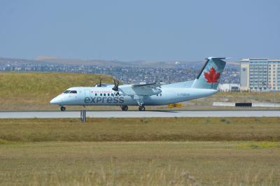 Photo of aircraft C-FMDW operated by Air Canada Express