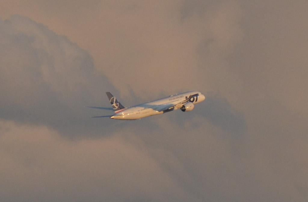 Photo of aircraft SP-LSD operated by LOT - Polish Airlines
