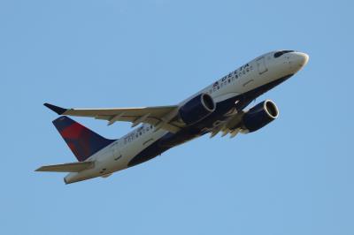 Photo of aircraft N132DU operated by Delta Air Lines