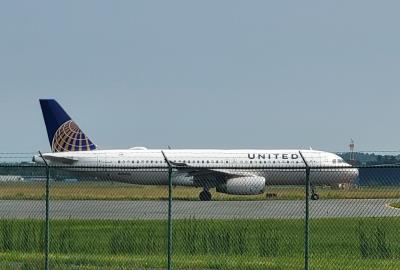 Photo of aircraft N456UA operated by United Airlines