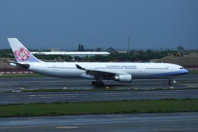 Photo of aircraft B-18316 operated by China Airlines