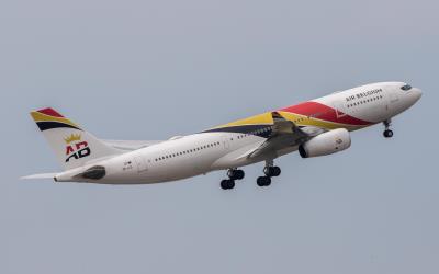 Photo of aircraft OE-LCL operated by Air Belgium