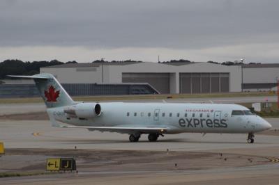 Photo of aircraft C-GKEK operated by Air Canada Express