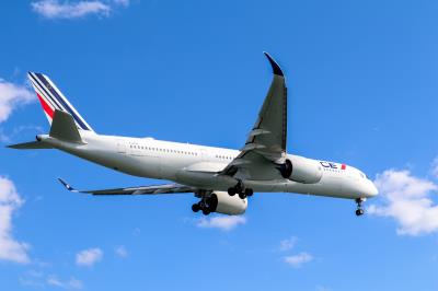 Photo of aircraft F-HTYT operated by Air France