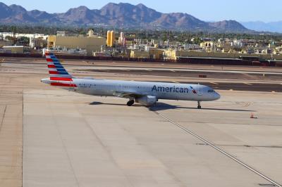 Photo of aircraft N534UW operated by American Airlines