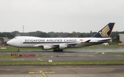 Photo of aircraft 9V-SFO operated by Singapore Airlines