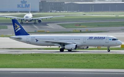 Photo of aircraft P4-OAS operated by Air Astana