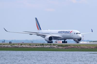 Photo of aircraft F-HTYN operated by Air France