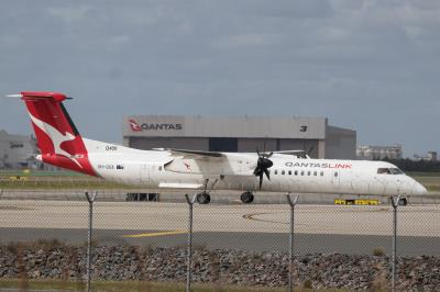 Photo of aircraft VH-QOA operated by QantasLink