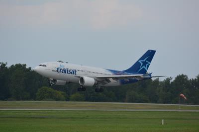 Image of aircraft registration C-GTSH - A A310-304 operated by Air Transat