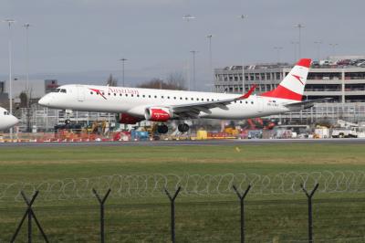 Image of aircraft registration OE-LWJ - A ERJ-195-LR (ERJ-190-200 LR) operated by Austrian Airlines