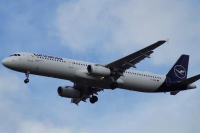 Photo of aircraft D-AIDB operated by Lufthansa
