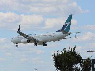 Image of aircraft registration C-GKWJ - A 737-8CT(WL) operated by WestJet