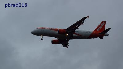 Image of aircraft registration G-EZTY - A A320-214 operated by easyJet