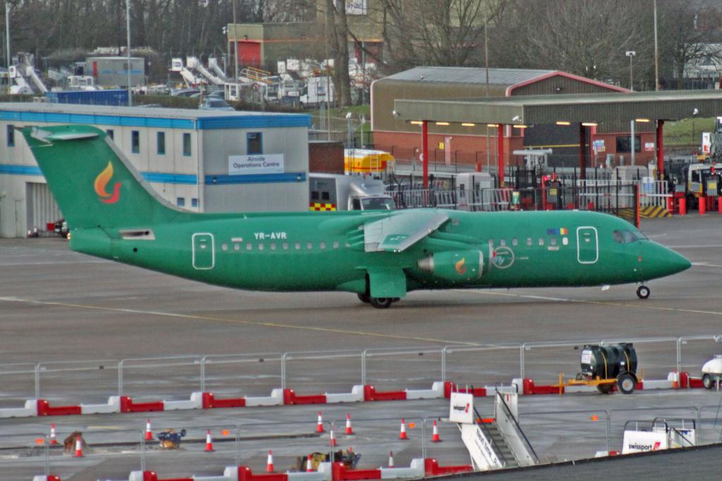 Photo of aircraft YR-AVR operated by Aviro Air