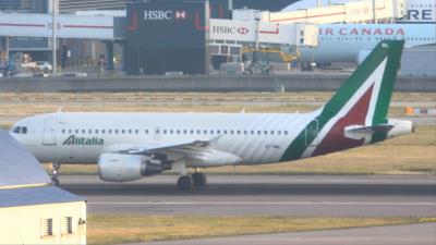 Image of aircraft registration EI-IML - A A319-112 operated by Alitalia
