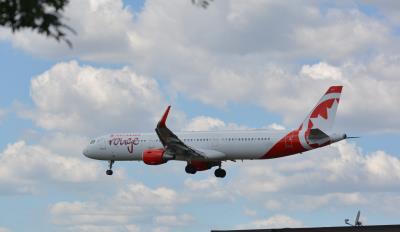 Photo of aircraft C-GHQG operated by Air Canada Rouge