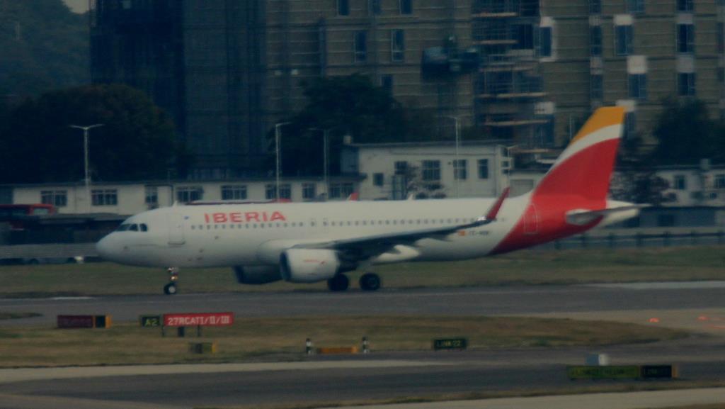 Photo of aircraft EC-MDK operated by Iberia