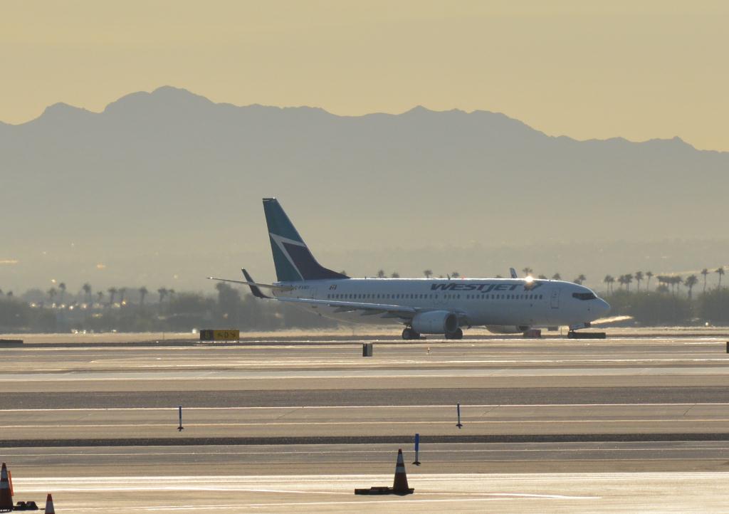 Photo of aircraft C-FXMS operated by WestJet