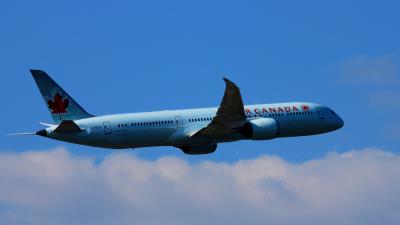 Photo of aircraft C-FGEO operated by Air Canada