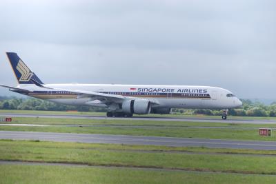 Photo of aircraft 9V-SMU operated by Singapore Airlines