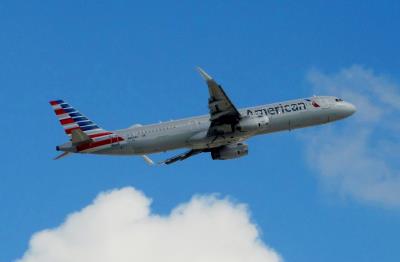 Photo of aircraft N989AU operated by American Airlines