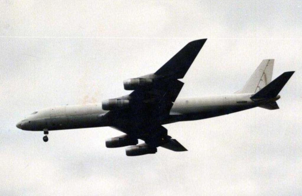 Photo of aircraft N8888B operated by International Air Leases (IAL)