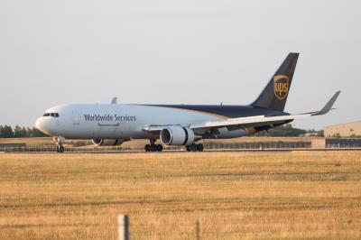 Photo of aircraft N304UP operated by United Parcel Service (UPS)