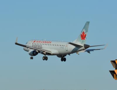 Image of aircraft registration C-FXJC - A ERJ-175LR (ERJ-170-200 LR) operated by Air Canada Express