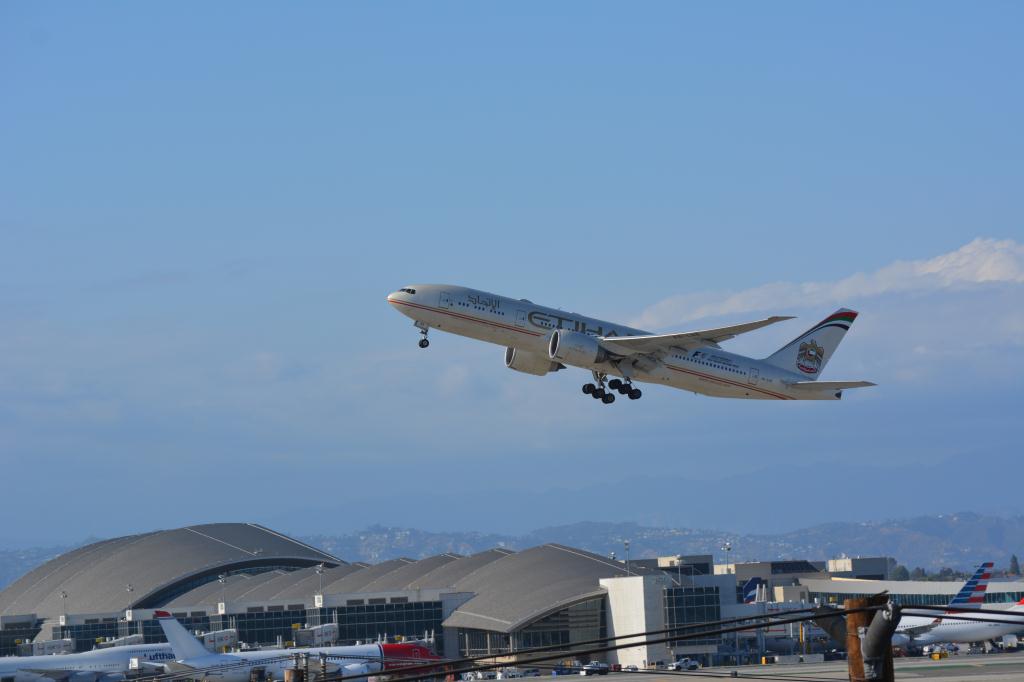 Photo of aircraft A6-LRE operated by Etihad Airways