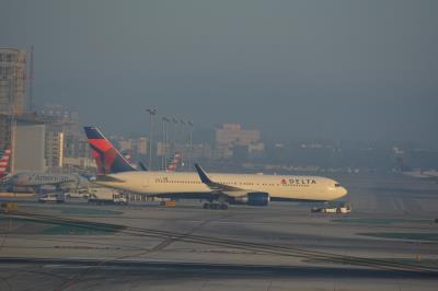 Image of aircraft registration N1605 - A 767-332(ER)(WL) operated by Delta Air Lines