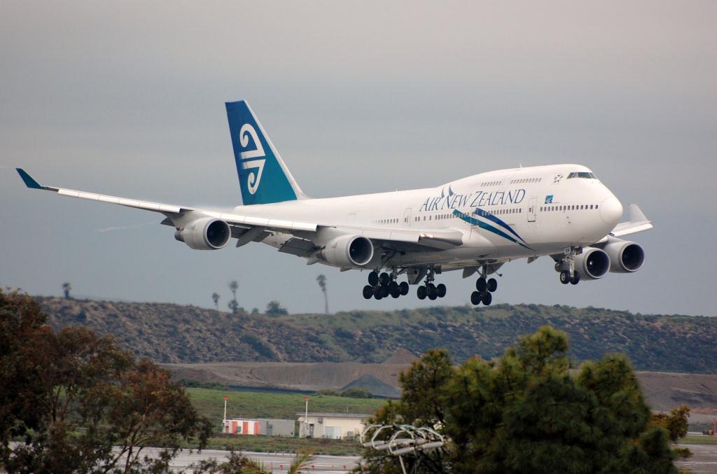Photo of aircraft ZK-NBW operated by Air New Zealand