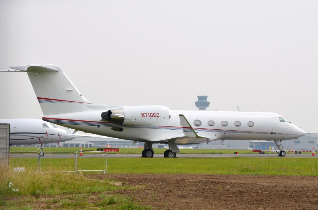 Photo of aircraft N710EC operated by Bank of America NA