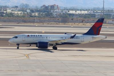 Photo of aircraft N112DU operated by Delta Air Lines