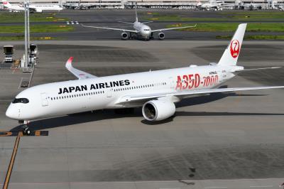 Photo of aircraft JA01WJ operated by Japan Airlines