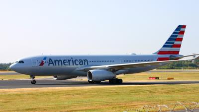 Photo of aircraft N285AY operated by American Airlines