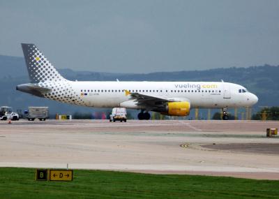 Photo of aircraft EC-KHN operated by Vueling