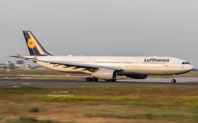 Image of aircraft registration D-AIKL - A A330-343 operated by Lufthansa