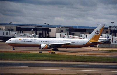 Image of aircraft registration V8-RBG - A 767-33A(ER) operated by Royal Brunei Airlines