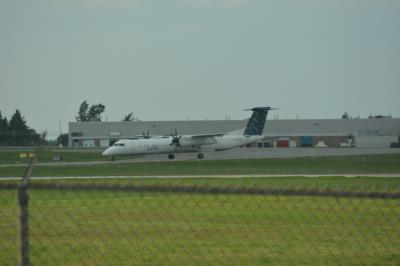 Photo of aircraft C-GLQC operated by Porter Airlines